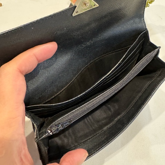 Authentic Prada wallet - Picture 8 of 9